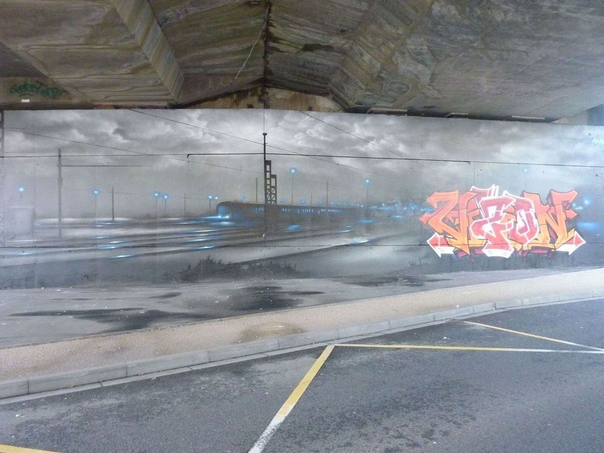 MurPaint train avenuedeNantes.JPG