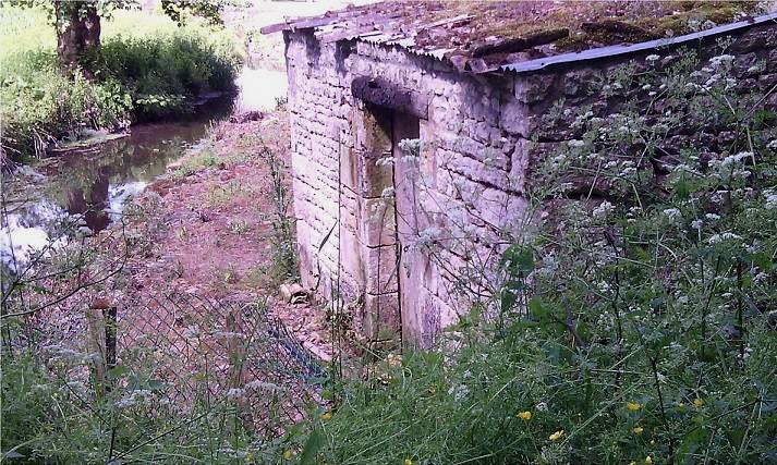 Four à pain entree.jpg