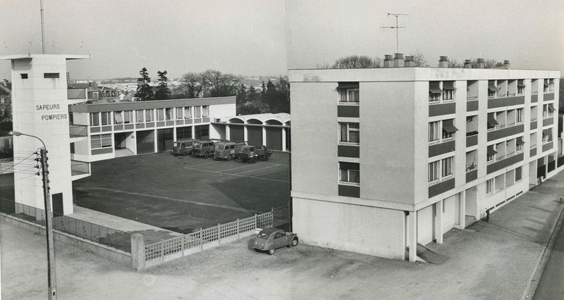 Fichier:Caserne rue Baujet.jpg