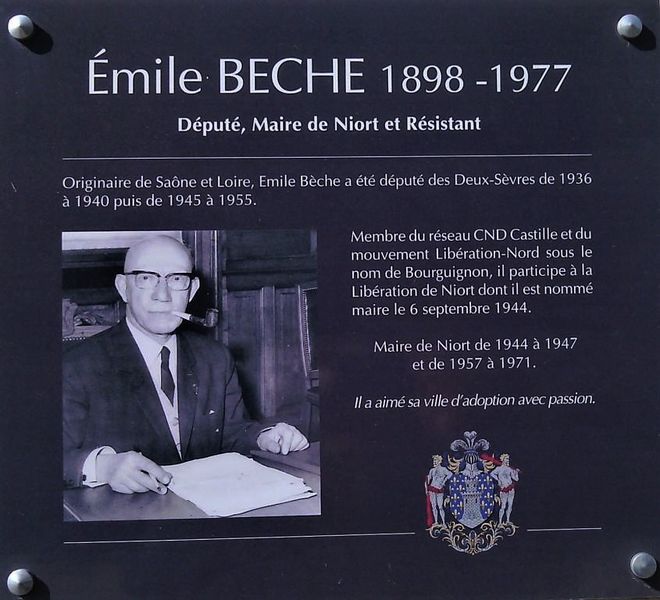 Fichier:E BECHE NIORT.jpg