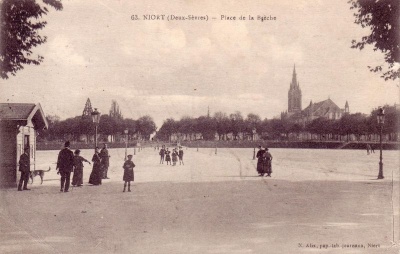 La place de la Brèche en 1915