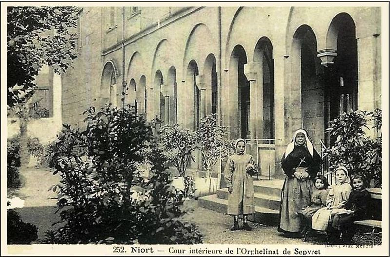 Fichier:Orphelinat du Port.jpg