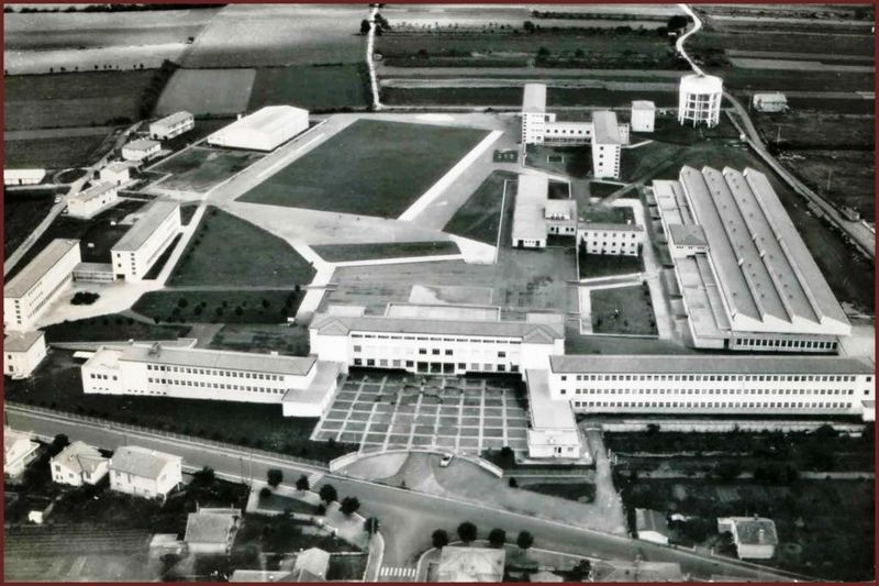 Fichier:Vue d'avion Avant.jpg