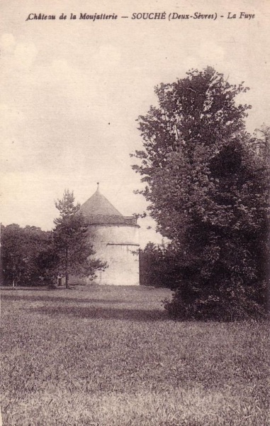 Fichier:Pigeonnier Moujaterie.jpg