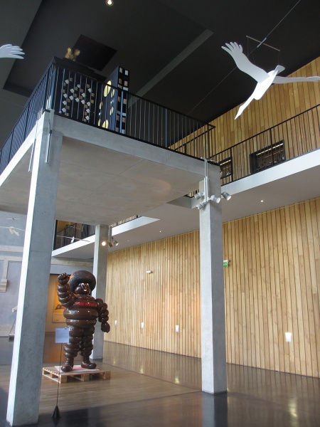 Fichier:Hall d'exposition - Musée d'Agesci.JPG