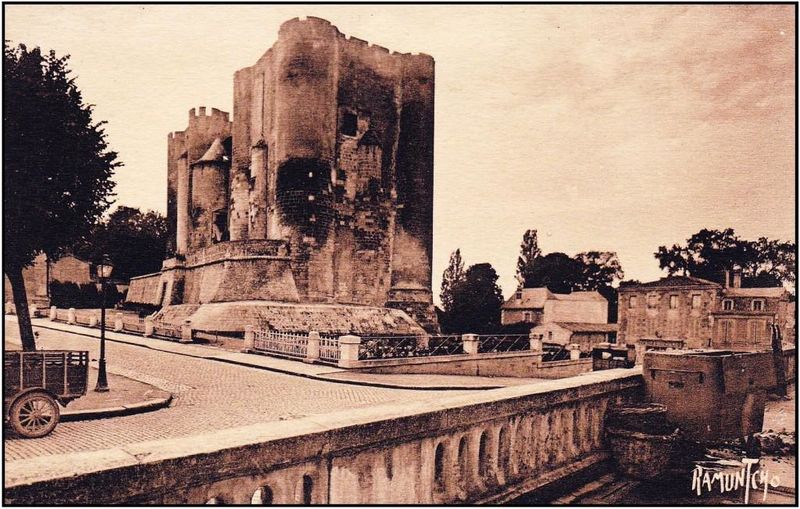 Fichier:Donjon Début XXe.jpg