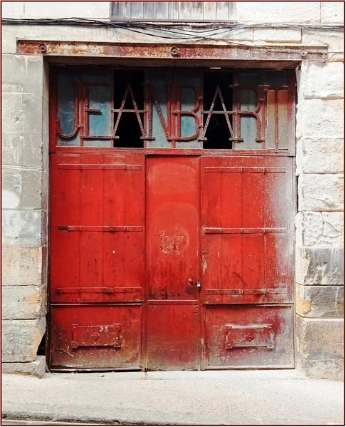 Fichier:Porte Rue Arsenal 2022.jpg