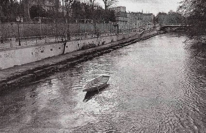 Fichier:Barque installée 2000.jpg