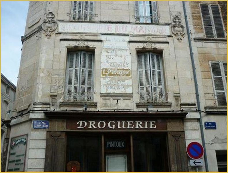 Fichier:Droguerie Pintoux.jpg