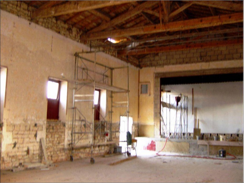 Fichier:Ste Pez salle Fetes Renov 2004 int.jpg