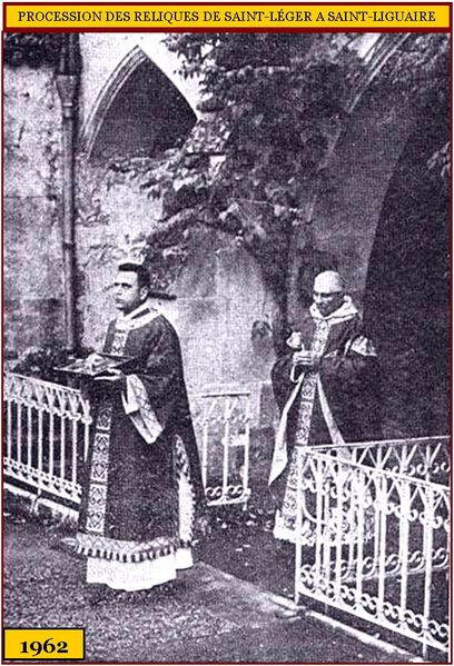 Fichier:Transport reliques.jpg