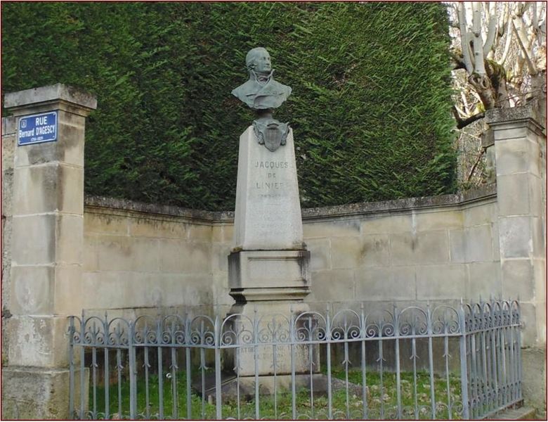 Fichier:Stele DE LINIERS NIORT.jpg