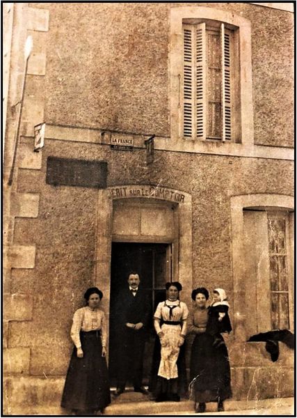 Fichier:St Pezenne Commerce 1920.jpg