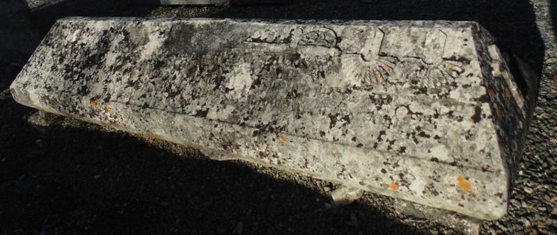 Fichier:Souché pierre tombale 1823.jpg