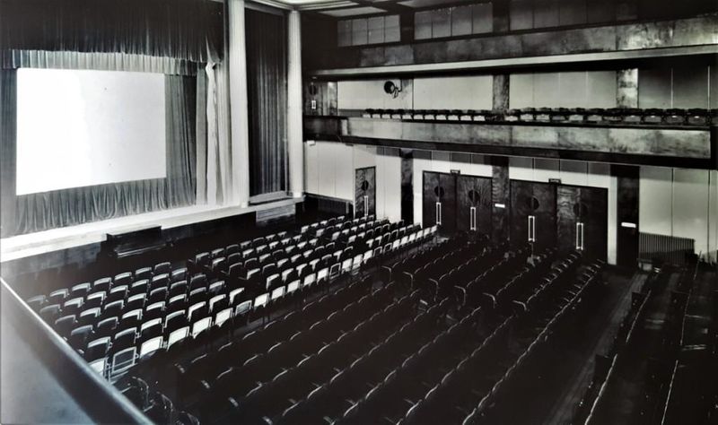 Fichier:1943 olympia NIORT.jpg