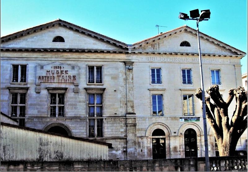 Fichier:Ancien Musee Taire.jpg
