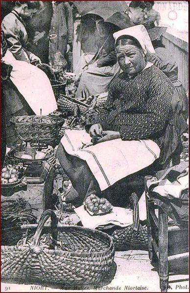 Fichier:Vendeuse oignons.jpg