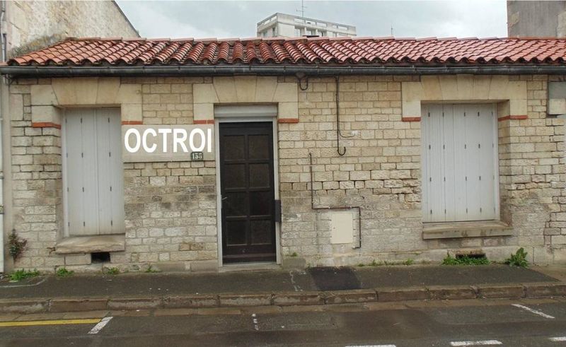 Fichier:Rue Echire octroi.jpg