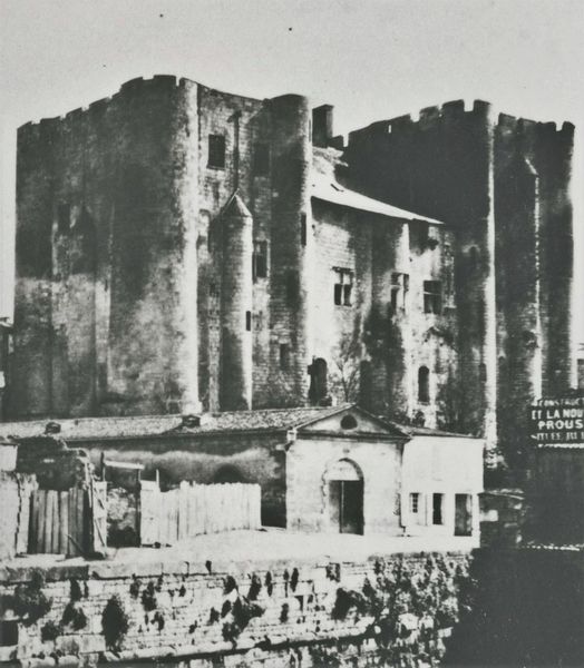 Fichier:Magasin pompes.jpg