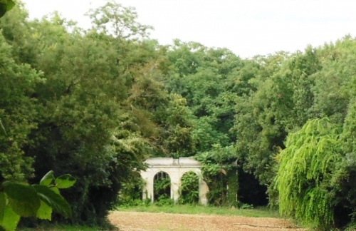 Orangerie du Château Chantemerle.JPG