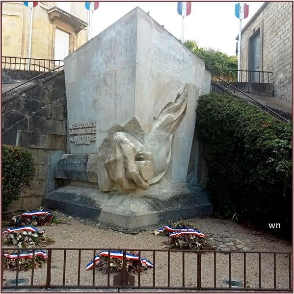 Fichier:Martyrs Resistance.jpg