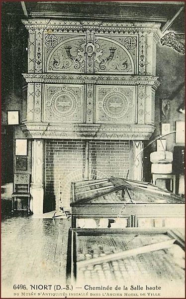 Fichier:Cheminee Pilori.jpg